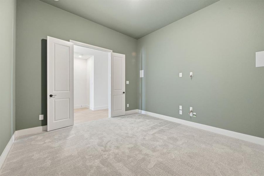 Spacious, unfurnished interior of a new home in Pecan Square, Northlake (Image 22).