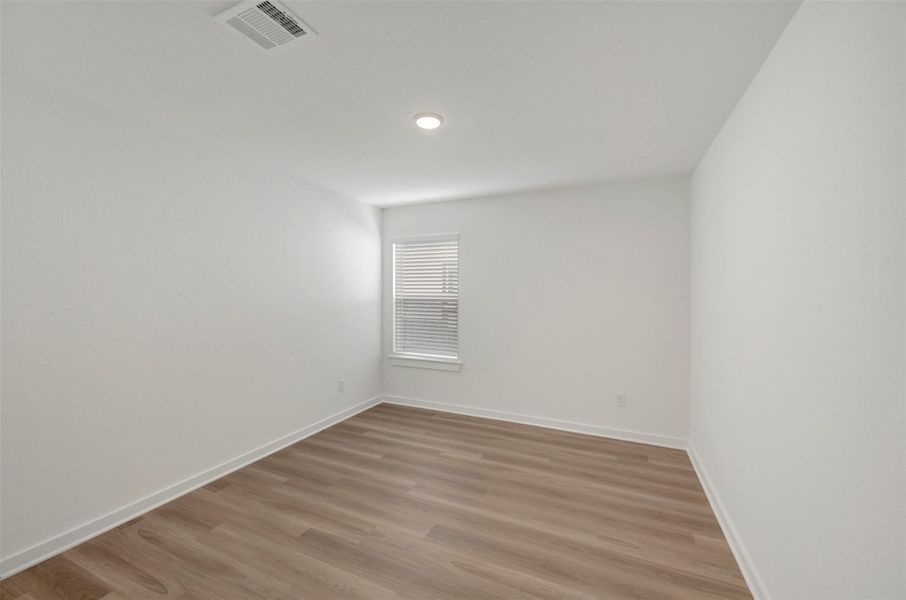 Spacious, unfurnished interior of a new home in Summerview, Fulshear (Image 17).