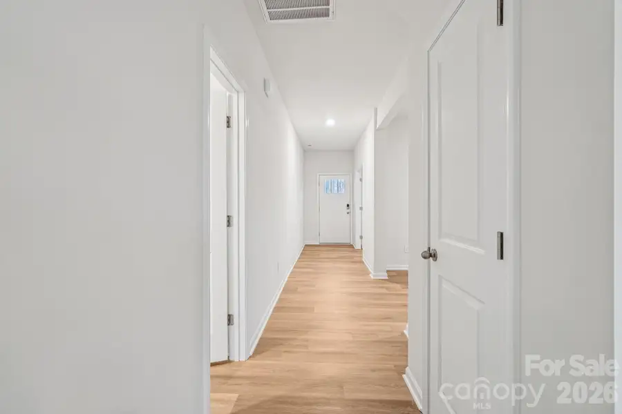 Spacious, unfurnished interior of a new home in Laurelbrook, Sherrills Ford (Image 16).