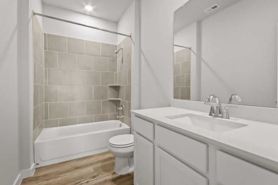 Furnished interior view inside a new home in River Ranch Trails, Angleton (Image 9). Furnished interior view inside a new home in River Ranch Trails, Angleton (Image 9).