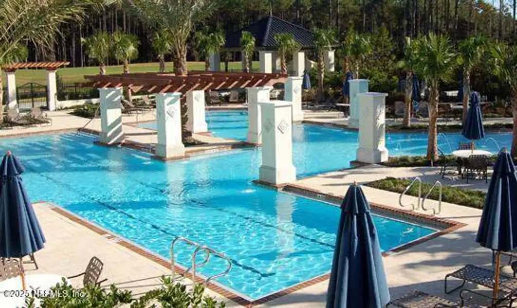 Amelia pool 2