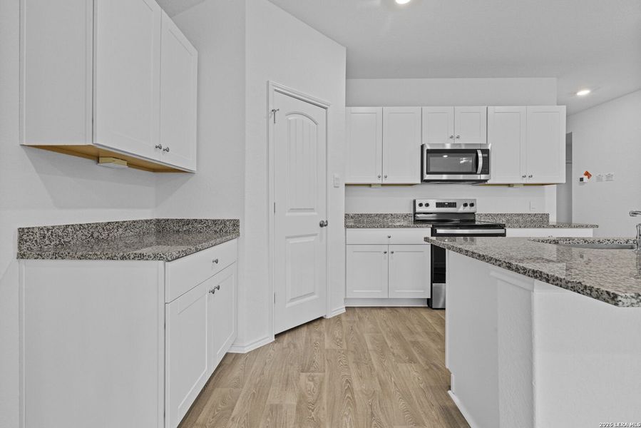 Furnished interior view inside a new home in Arroyo Ranch, Seguin (Image 6). Furnished interior view inside a new home in Arroyo Ranch, Seguin (Image 6).