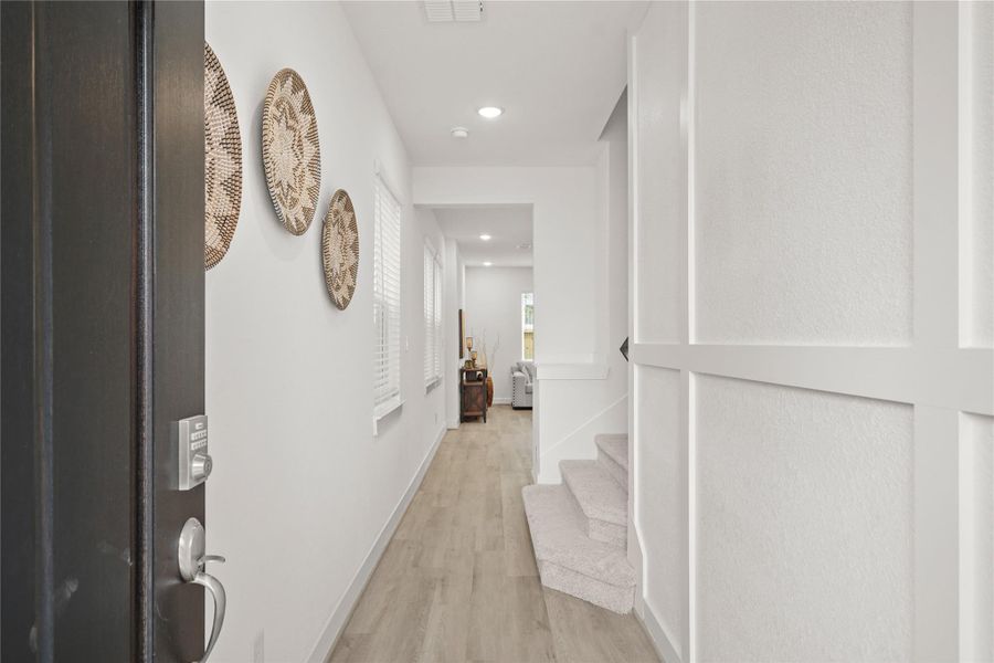 Welcoming foyer (*Photo not of actual home and used for illustration purposes only.)