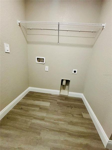 Spacious, unfurnished interior of a new home in , Fort Meade (Image 21).