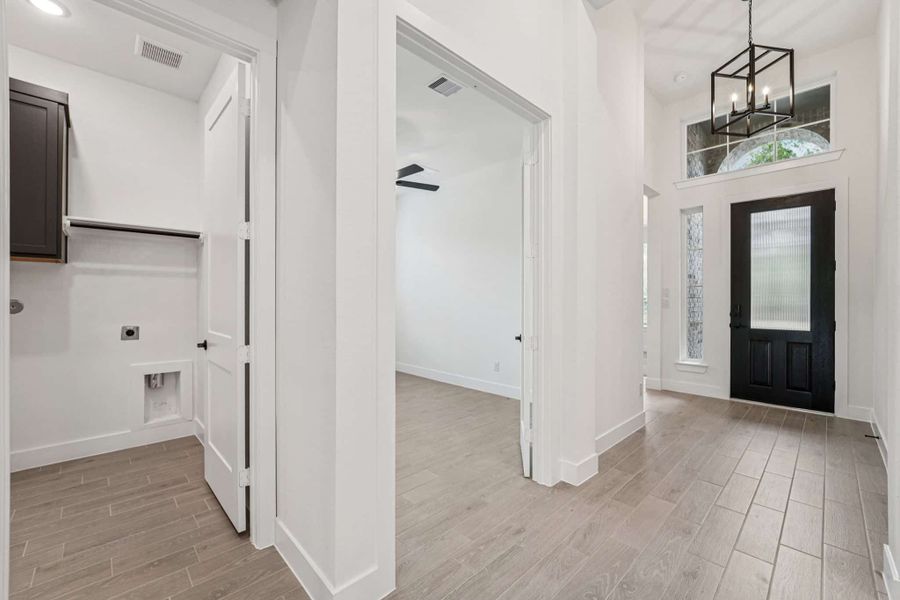 Spacious, unfurnished interior of a new home in Kresston, Montgomery (Image 30).