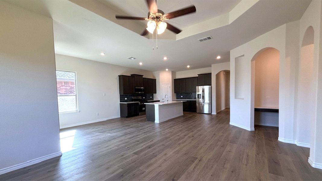 Spacious, unfurnished interior of a new home in Lakewood Trails, Forney (Image 14). Spacious, unfurnished interior of a new home in Lakewood Trails, Forney (Image 14).