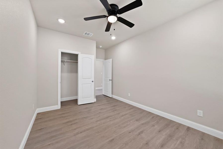 Spacious, unfurnished interior of a new home in , Cleburne (Image 22).