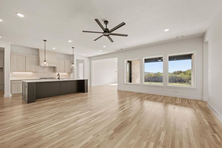 Spacious, unfurnished interior of a new home in Rolling Creek Ranch, Aledo (Image 26). Spacious, unfurnished interior of a new home in Rolling Creek Ranch, Aledo (Image 26).
