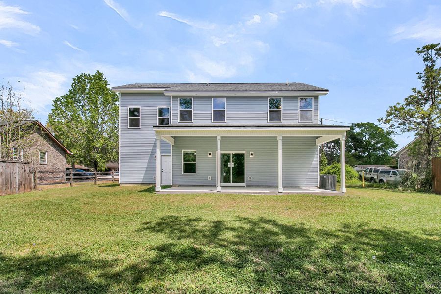Exterior details and patio area of a home in , Hanahan (Image 26).