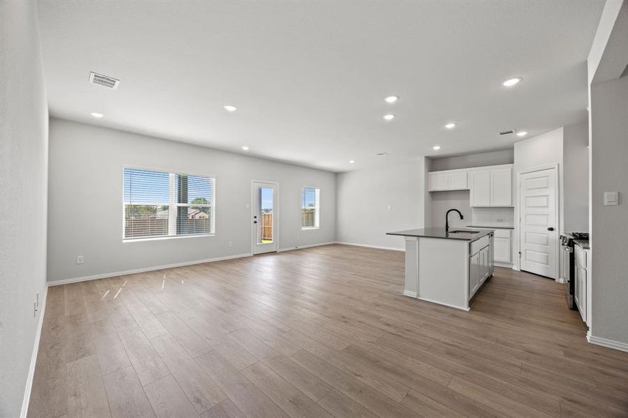 Spacious, unfurnished interior of a new home in Kings Way, Denton (Image 12).