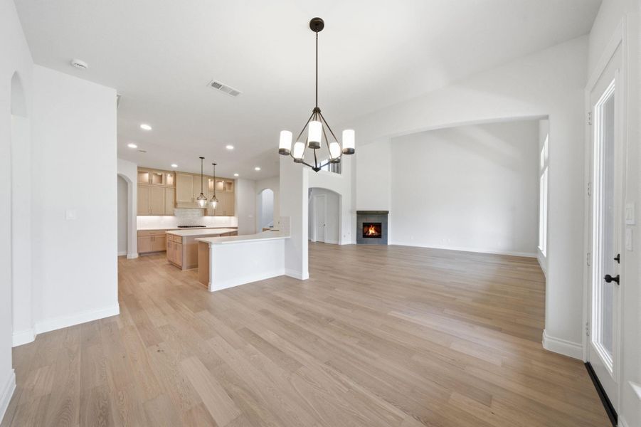 Spacious, unfurnished interior of a new home in Artavia 70′, Conroe (Image 37).