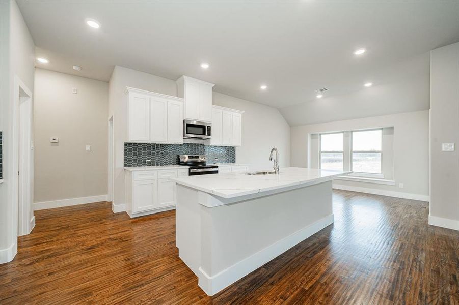 Furnished interior view inside a new home in , Celeste (Image 6).
