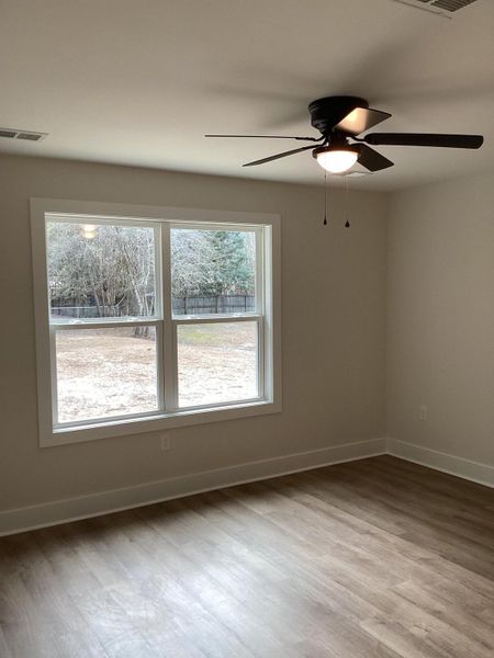 Spacious, unfurnished interior of a new home in , Hollywood (Image 13).