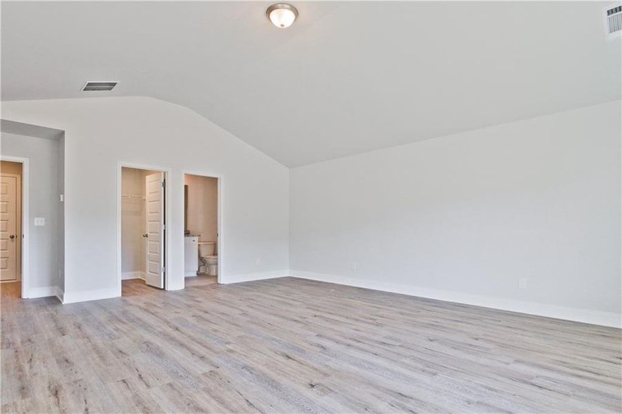Spacious, unfurnished interior of a new home in Highland Park, Stonecrest (Image 24).