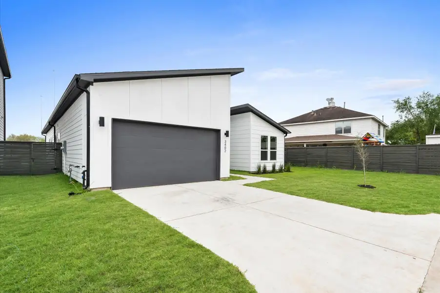 The following photos are of another home with the same floor plan and same finishes. The following photos are of another home with the same floor plan and same finishes.