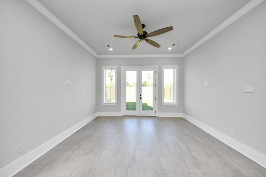 Spacious, unfurnished interior of a new home in , Houston (Image 19).