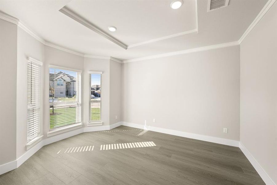 Spacious, unfurnished interior of a new home in Bear Creek, Cedar Hill (Image 35).