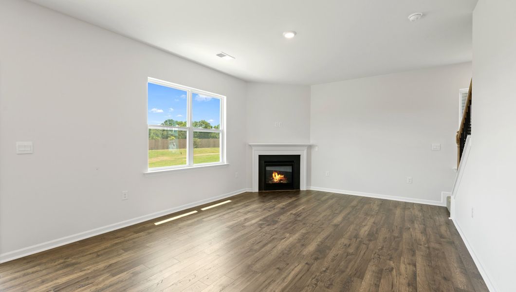 Spacious, unfurnished interior of a new home in Woodglen, Piedmont (Image 16).