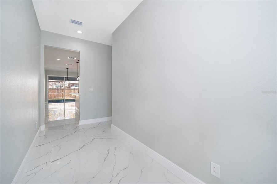 Spacious, unfurnished interior of a new home in , Orlando (Image 10).