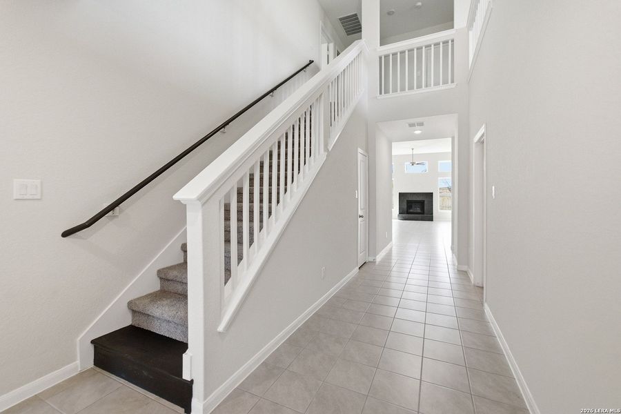 Spacious, unfurnished interior of a new home in Arcadia Ridge, San Antonio (Image 21).
