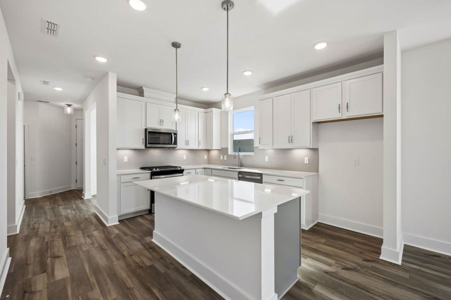 Furnished interior view inside a new home in Del Webb Barton Village, Lebanon (Image 15).