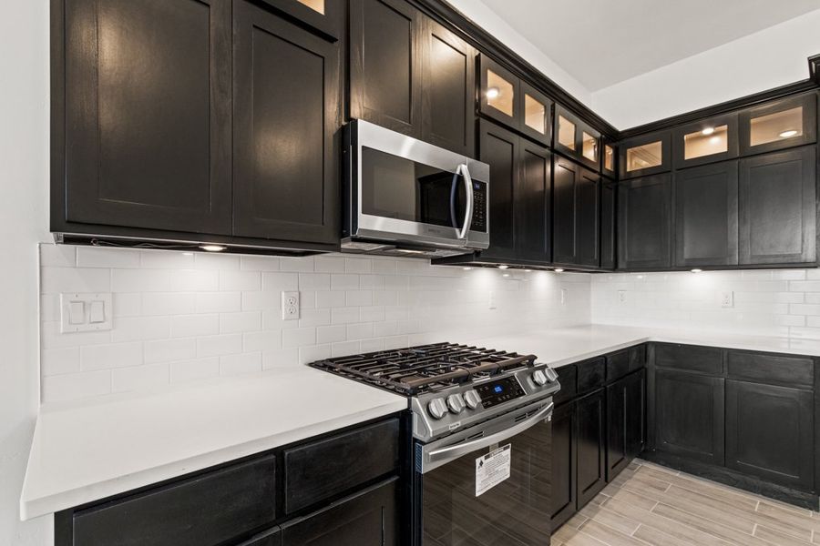 Representative furnished interior of a home built from the Sonoma by LEH. Homes in Painted Sky, El Paso (Image 8). Representative furnished interior of a home built from the Sonoma by LEH. Homes in Painted Sky, El Paso (Image 8).