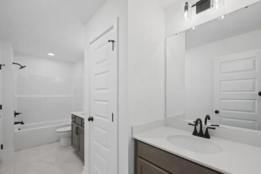 *Photo of example home. Selections & finishes may vary. *Photo of example home. Selections & finishes may vary.
