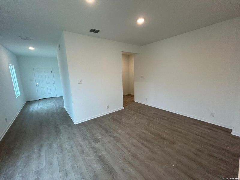 Spacious, unfurnished interior of a new home in Meadows at Hennersby Hollow 40's, San Antonio (Image 17). Spacious, unfurnished interior of a new home in Meadows at Hennersby Hollow 40's, San Antonio (Image 17).