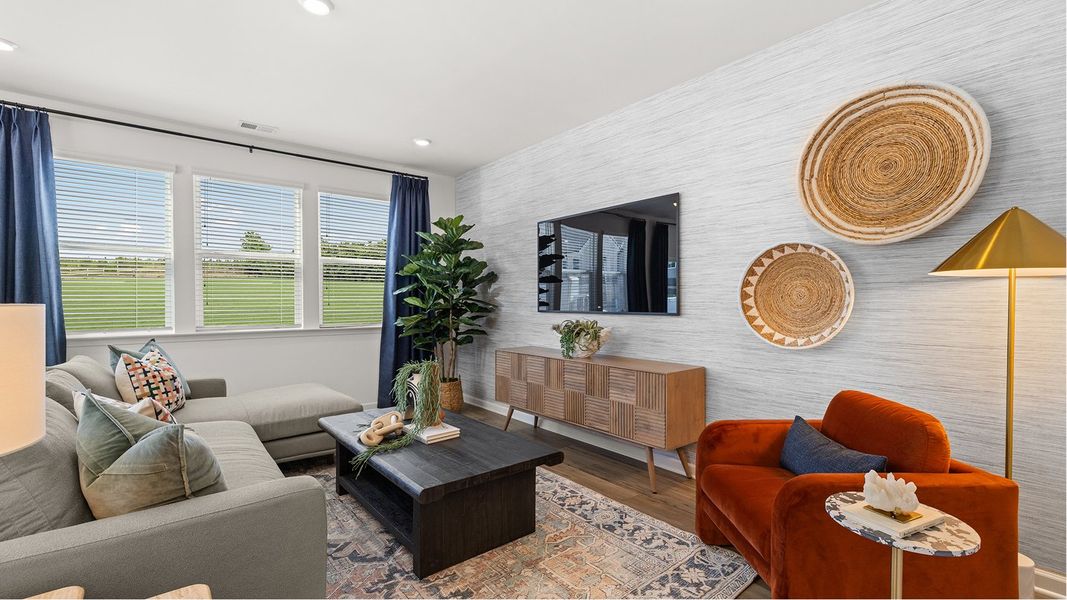 4257 Hawkins Family 1of3 F1 Base2 081325