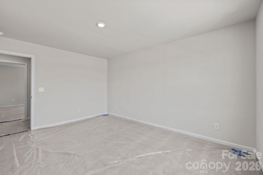 Spacious, unfurnished interior of a new home in McFarland Estates, York (Image 29).