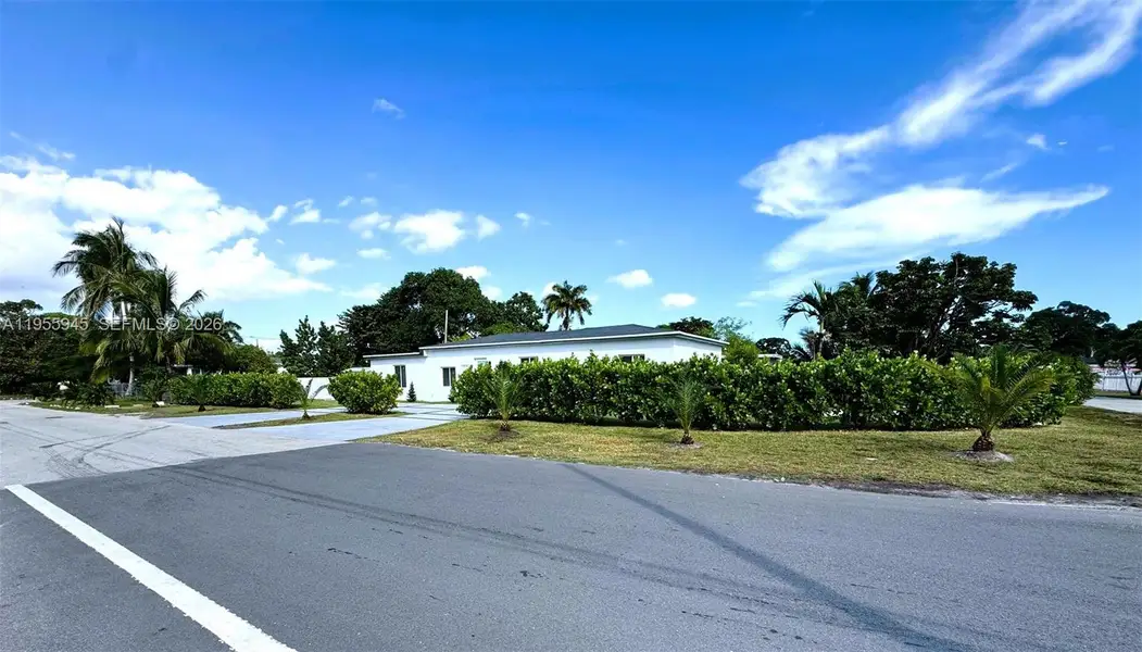 Natural landscape and outdoor views near  in Miami (Image 25).