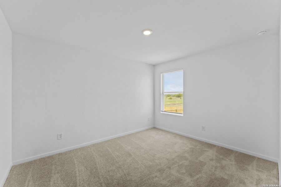 Spacious, unfurnished interior of a new home in Spring Grove, San Antonio (Image 9).