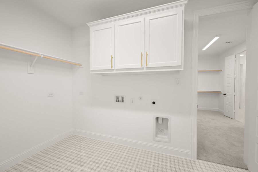 Spacious, unfurnished interior of a new home in Redden Farms, Midlothian (Image 21).