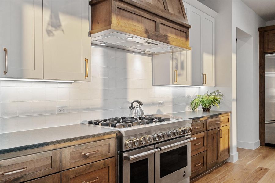 Furnished interior view inside a new home in , Granite Shoals (Image 17).