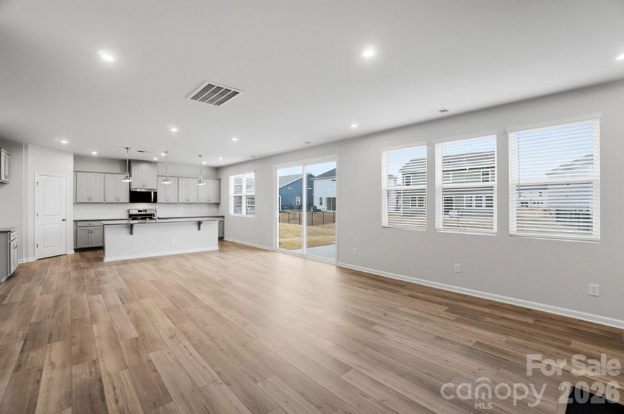 Spacious, unfurnished interior of a new home in Waxhaw Landing, Monroe (Image 24).