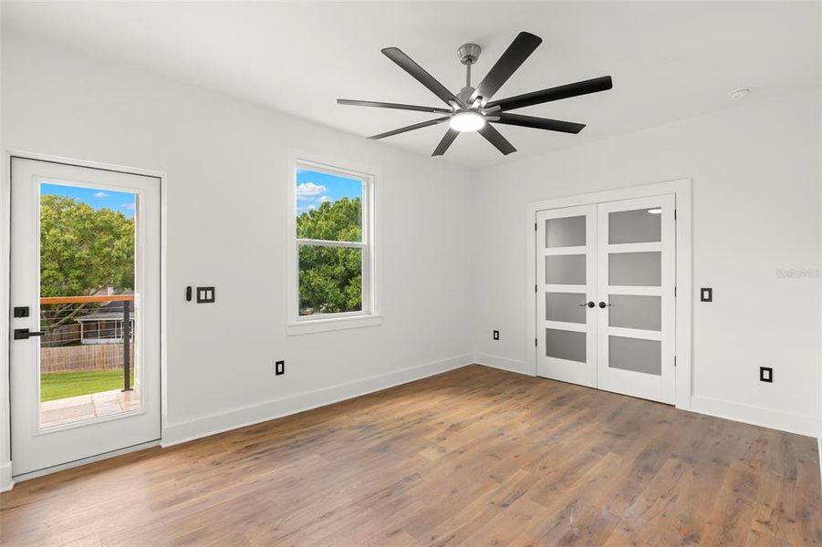 Spacious, unfurnished interior of a new home in , Safety Harbor (Image 20).