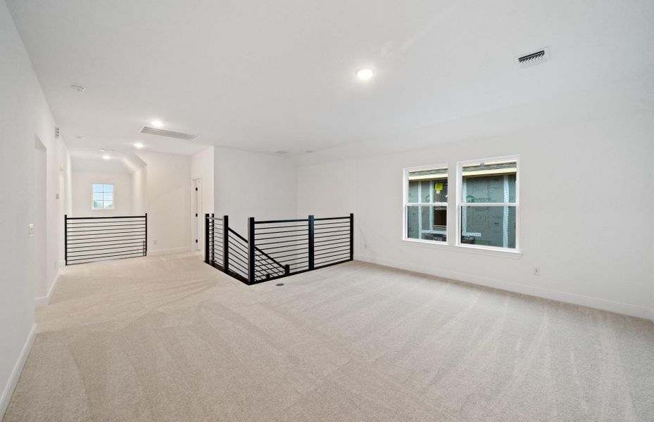 Image 4 of a home in Valencia. Image 4 of a home in Valencia.