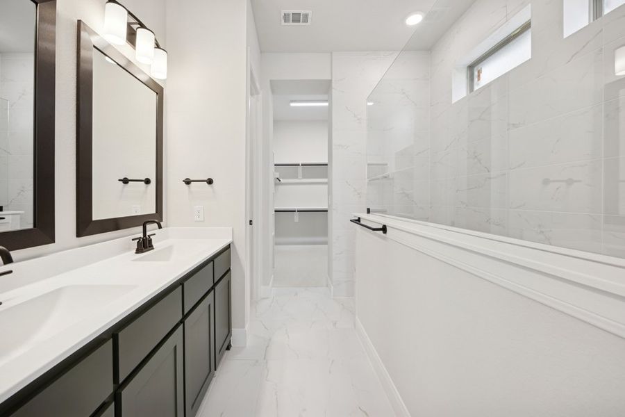 Representative furnished interior of a home built from the The Flintwood by David Weekley Homes in Edgewater Garden Series, Royse City (Image 5).