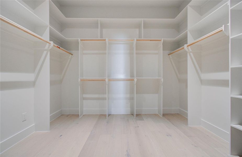 Spacious, unfurnished interior of a new home in , Houston (Image 20).