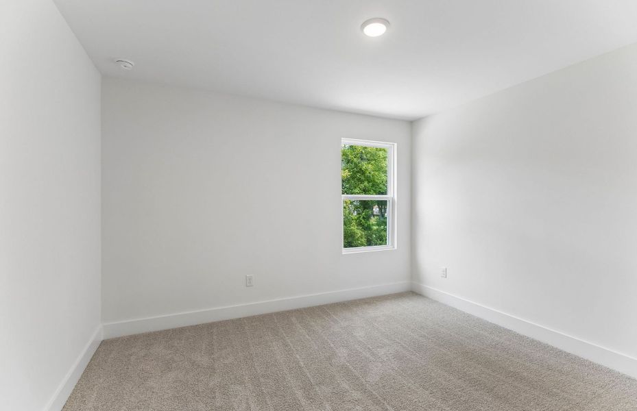 Spacious, unfurnished interior of a new home in Glenview Farms, Murfreesboro (Image 49).