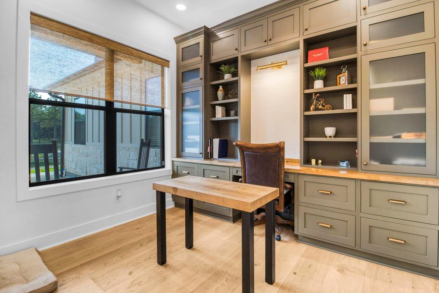 Furnished interior view inside a new home in , Onalaska (Image 11).
