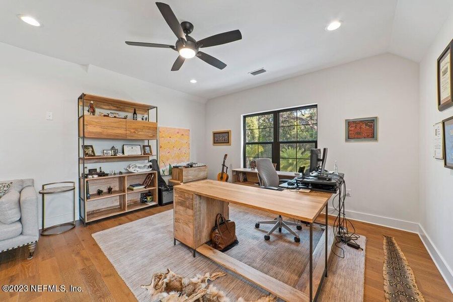 Image 71 of a home in .