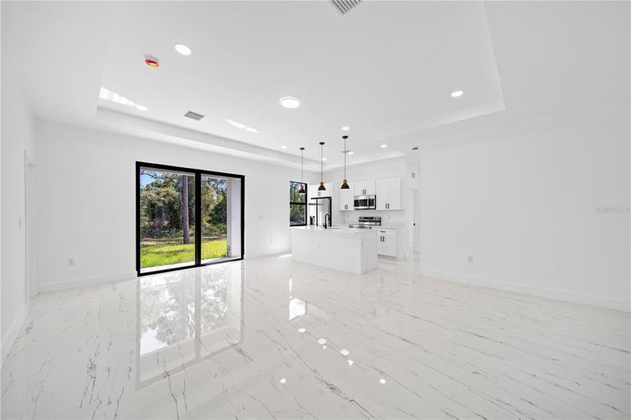 Spacious, unfurnished interior of a new home in , Lehigh Acres (Image 20).