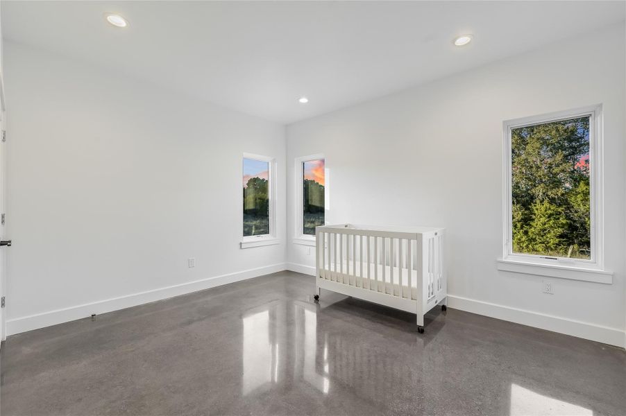 Spacious, unfurnished interior of a new home in , Wimberley (Image 18).