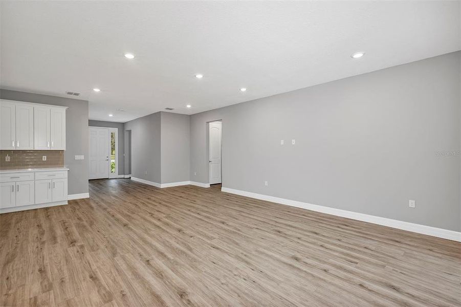 Spacious, unfurnished interior of a new home in , Homosassa (Image 13). Spacious, unfurnished interior of a new home in , Homosassa (Image 13).