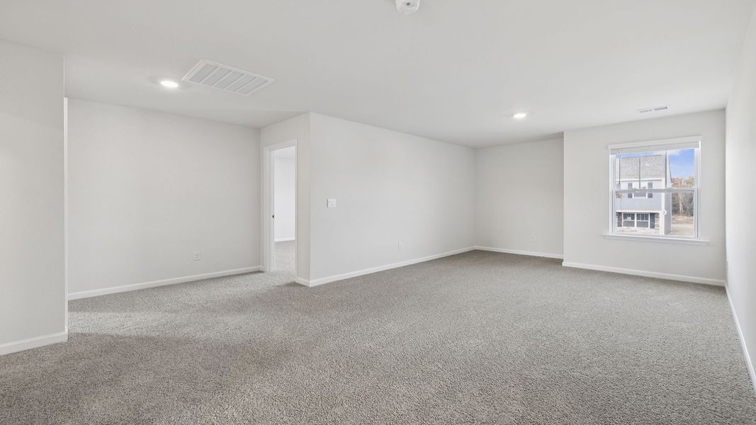 Spacious, unfurnished interior of a new home in Spring Ridge, Anderson (Image 22).