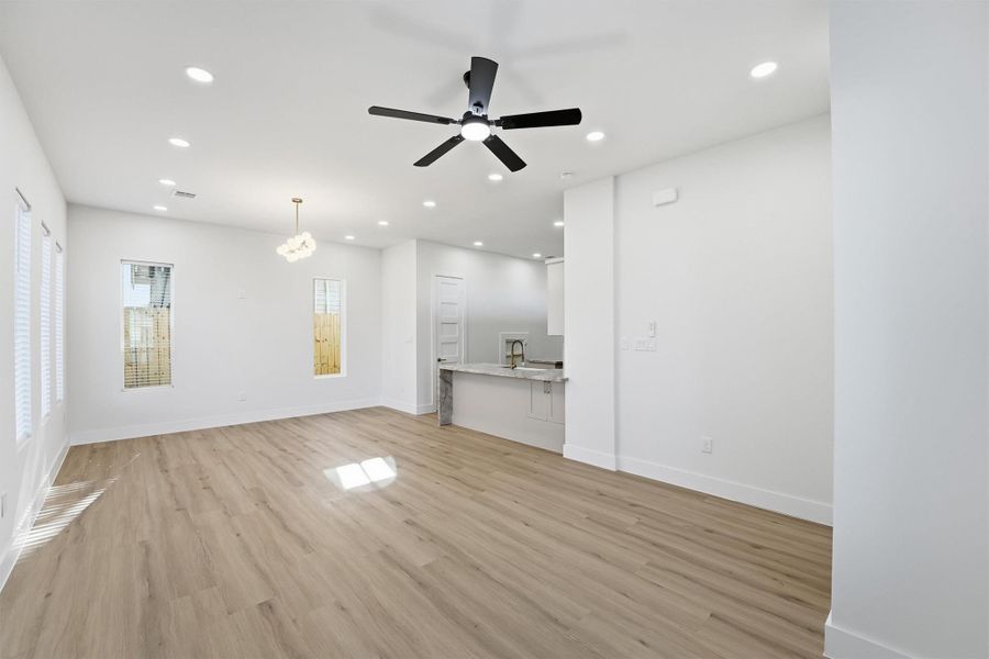 Spacious, unfurnished interior of a new home in , Houston (Image 16).