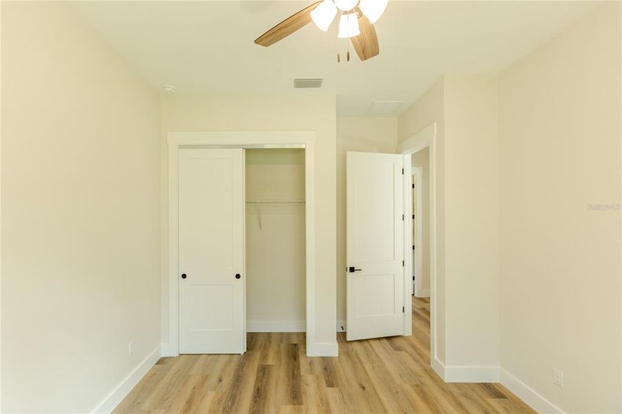 Spacious, unfurnished interior of a new home in , Weeki Wachee (Image 77).