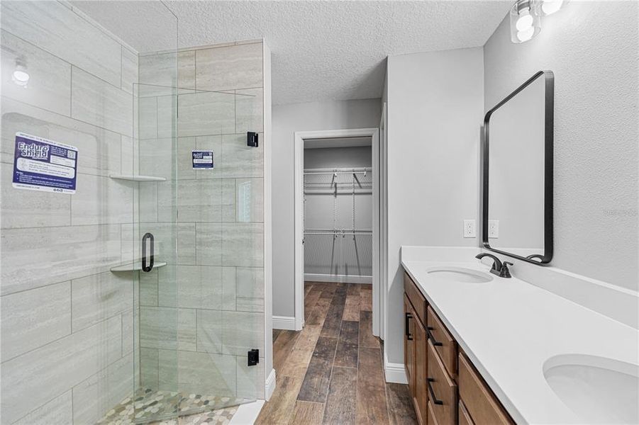 Furnished interior view inside a new home in , Lake Panasoffkee (Image 8).