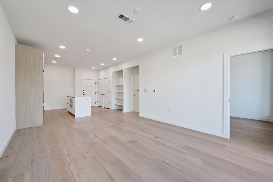 Spacious, unfurnished interior of a new home in , Austin (Image 15).